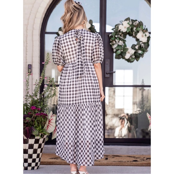 VICI Winifred Pocketed Puff Sleeve Gingham Midi Dress - Medium - Picture 6 of 10